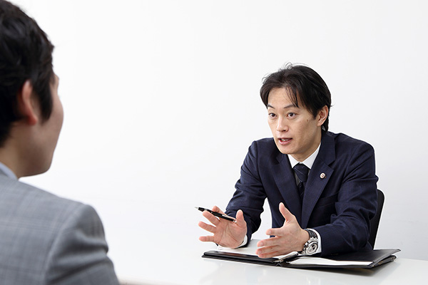 なぜ、司法の道を目指そうと思われたのですか？